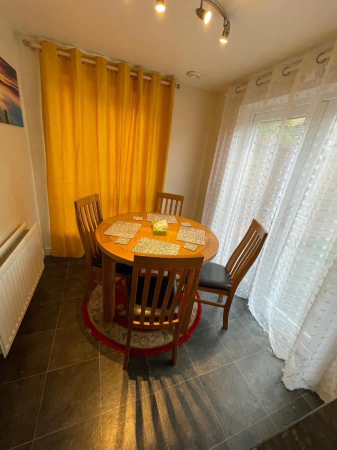 Holiday Home In Cardiff. Sleeps 6 外观 照片