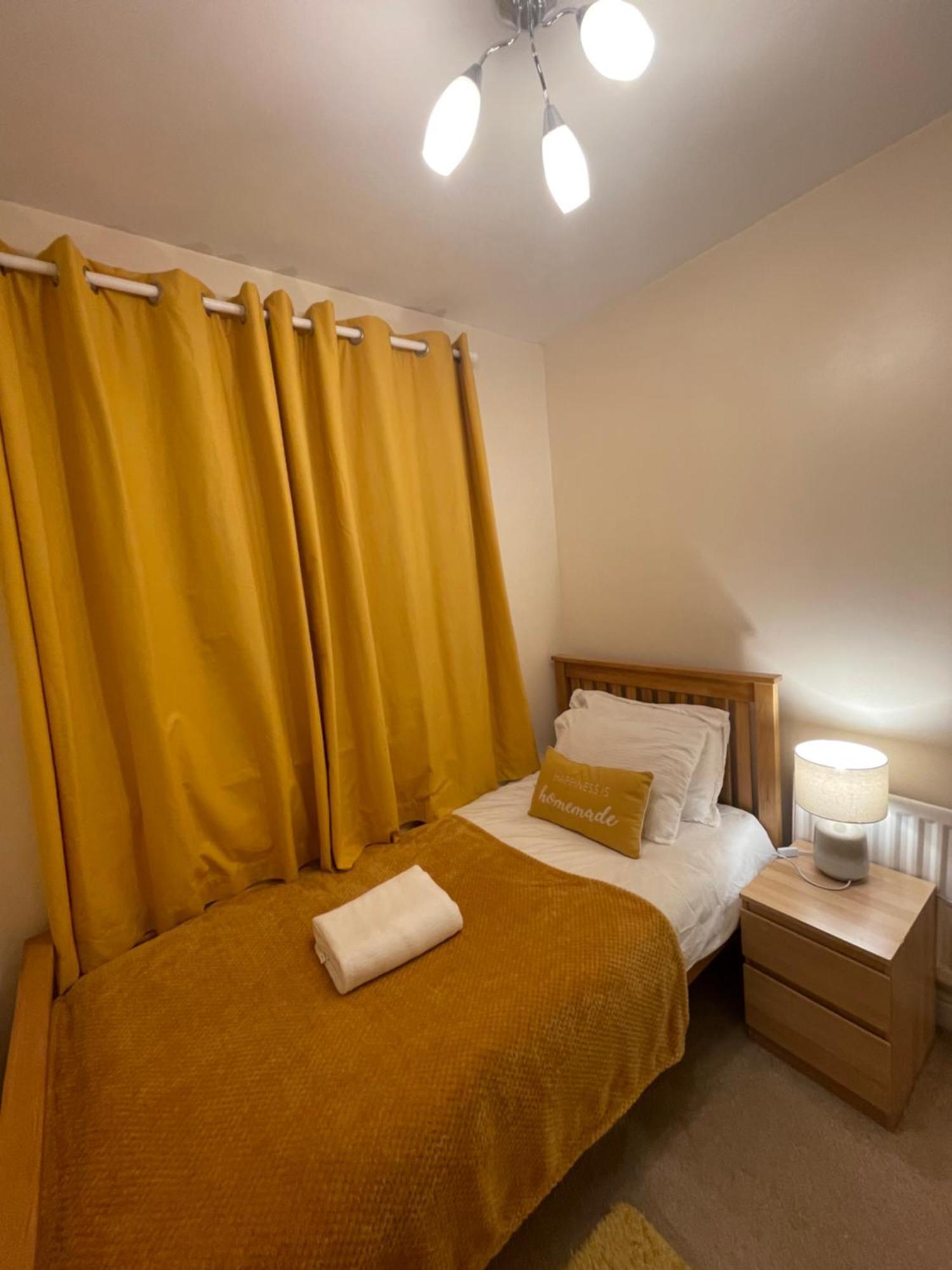Holiday Home In Cardiff. Sleeps 6 外观 照片