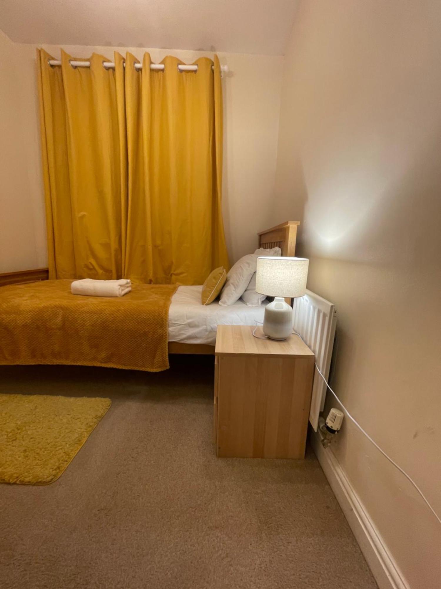 Holiday Home In Cardiff. Sleeps 6 外观 照片